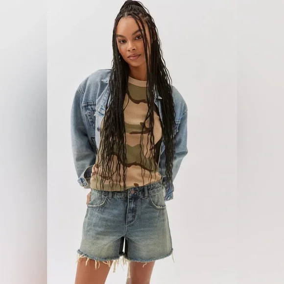 Urban Outfitters BDG A-Line Cutoff Denim Short - Size 24 - Picture 4 of 8